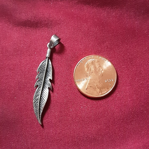 VINTAGE 925 SILVER HANDMADE SILVER FEATHER PENDANT. - Picture 3 of 3